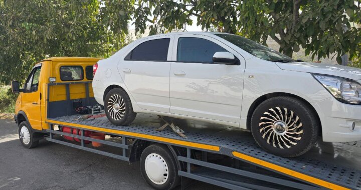 Долг не спрячешь за тонированным стеклом автомобиля: Сотрудники БПИ Джизака конфисковали автомобиль