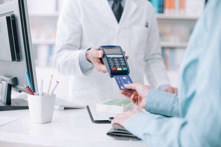 Узбекистанцам рассказали про платную медицину