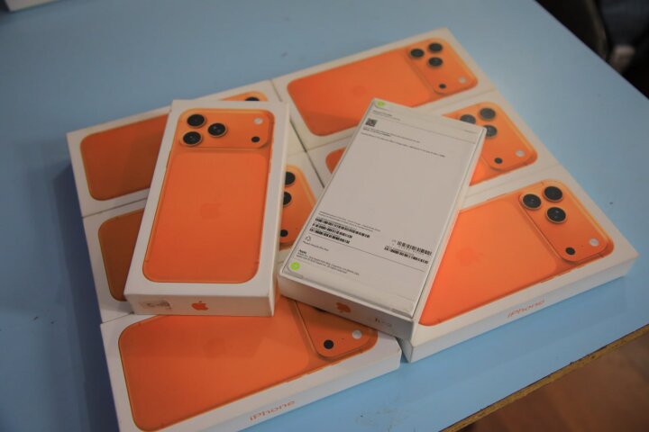 Челноки придумали осуществлять контрабанду в Узбекистан «iPhone» под видом паломников