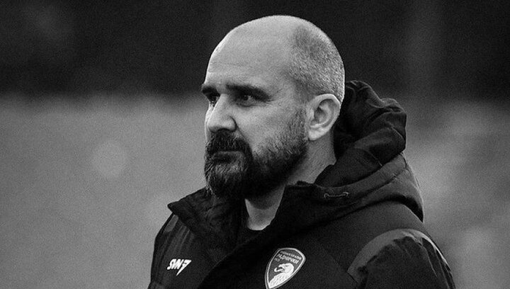 В Сербии прервали футбольный матч из-за смерти главного тренера одной из команд