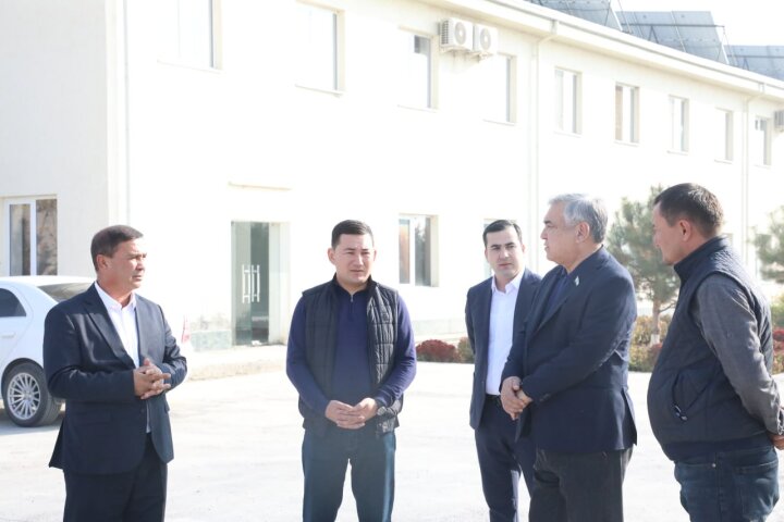 Сенатор встретился с жителями Гулистана