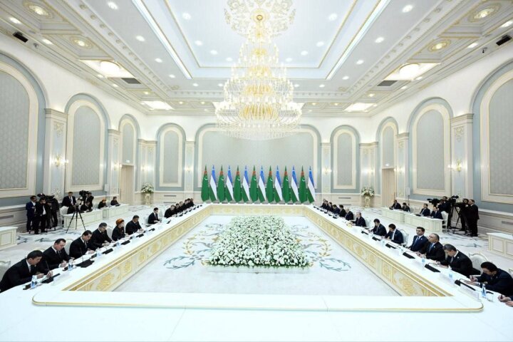 Ташкент обсуждает с Туркменистаном удвоение взаимной торговли до 2 млрд