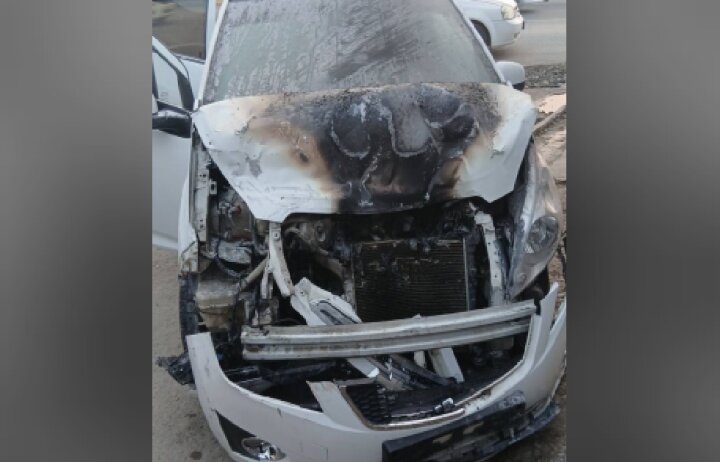 В Андижане после ДТП загорелся автомобиль