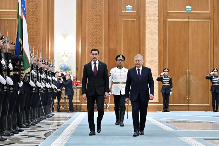 В Ташкенте прозвучали гимны Узбекистана и Туркменистана