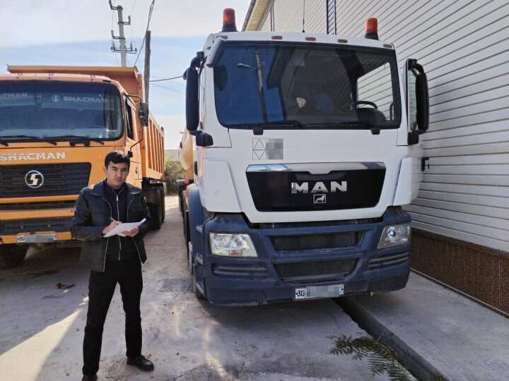 В Андижане у предприятия отобрали грузовик