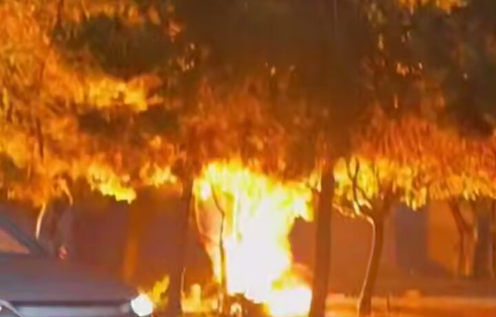 В Ташкенте во время ливня загорелись провода