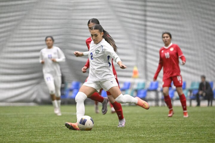 Женская сборная Узбекистана по футболу сыграла с Таджикистаном