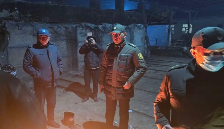 Власти Ташкента подсчитывают ущерб от сжигания отходов в теплицах