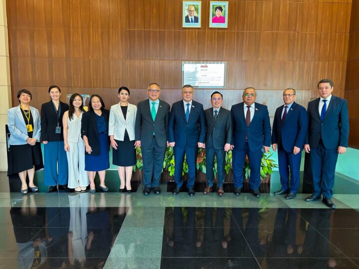 Делегация Узбекистана в Сингапуре провела переговоры по развитию сотрудничества