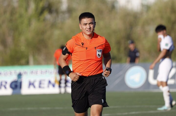 Арбитры из Узбекистана обслужат футбольный матч Кубка Азии