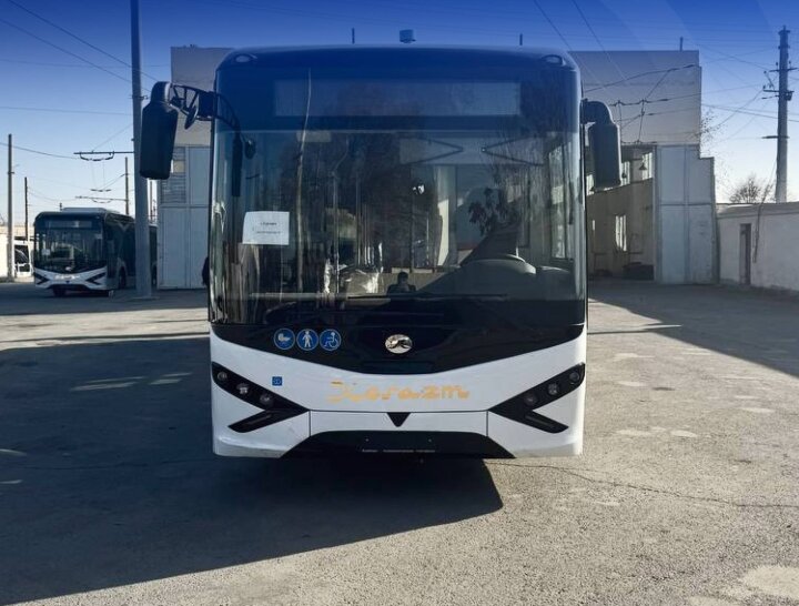 В Хорезм доставили 10 электробусов большой вместимости