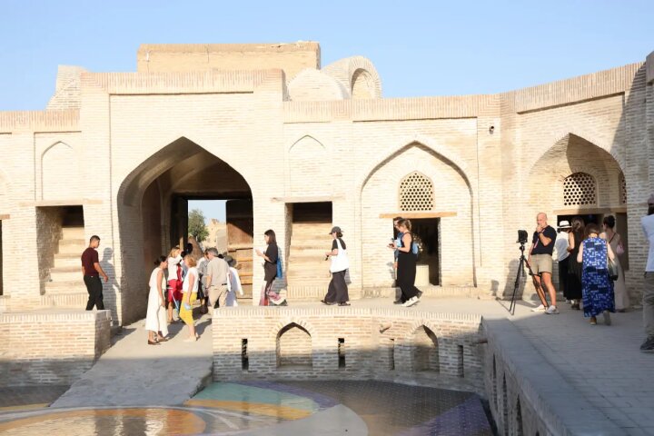 Турпоток в Узбекистан достиг 1,17 млн человек