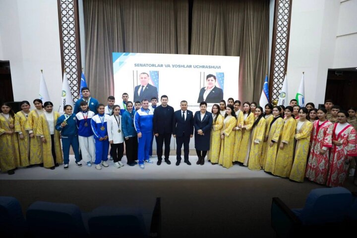 В Хорезме сенаторы провели открытый диалог с молодежью
