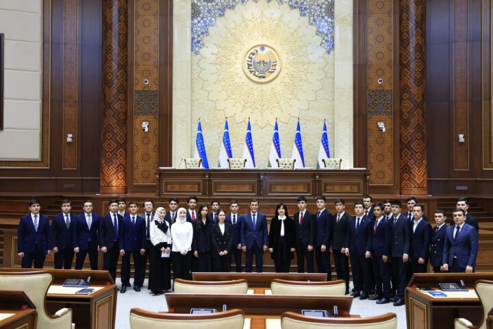 В Сенате Узбекистана провели «День открытых дверей»