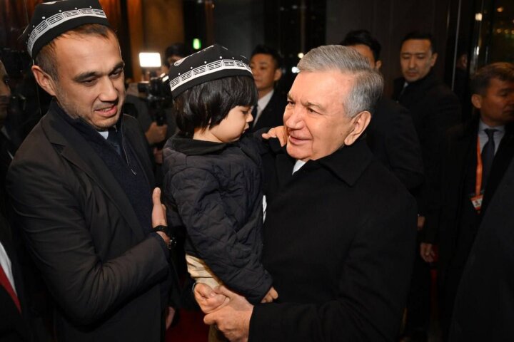 Шавкат Мирзиёев провёл встречу с узбекистанцами в Японии