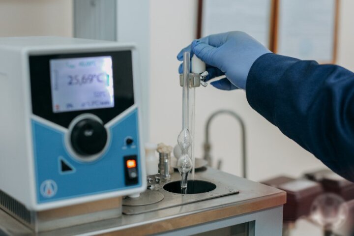 На АЗС Самаркандской области выявили некачественный бензин АИ-92