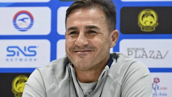 Главный тренер сборной Узбекистана отправился в США на жеребьёвку ЧМ