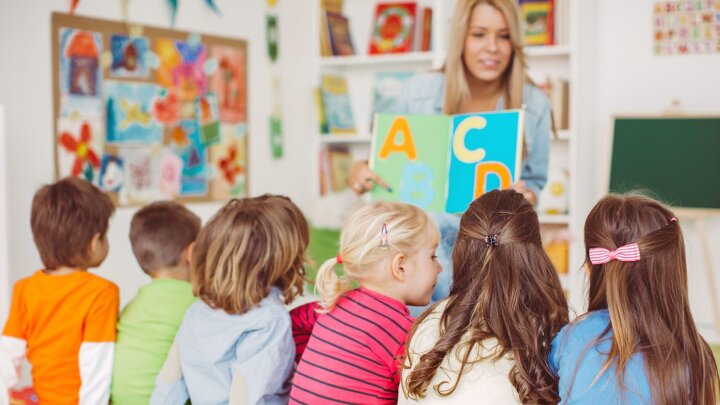 Детей в соцопасном положении примут бесплатно в учебные заведения Узбекистана