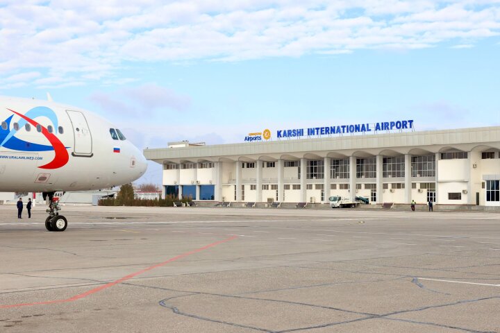 Женщина, прибывшая авиарейсом «Карши-Москва», стала юбилейным пассажиром