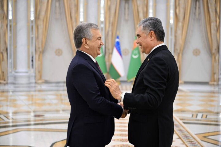 Мирзиёев провел в Ашхабаде встречу с Гурбангулы Бердымухамедовым