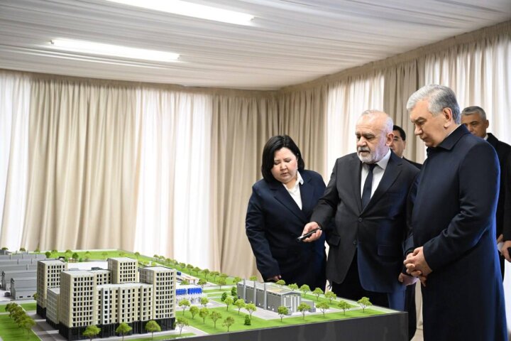 Президент ознакомился со станцией тригенерации и подстанцией в Новом Ташкенте