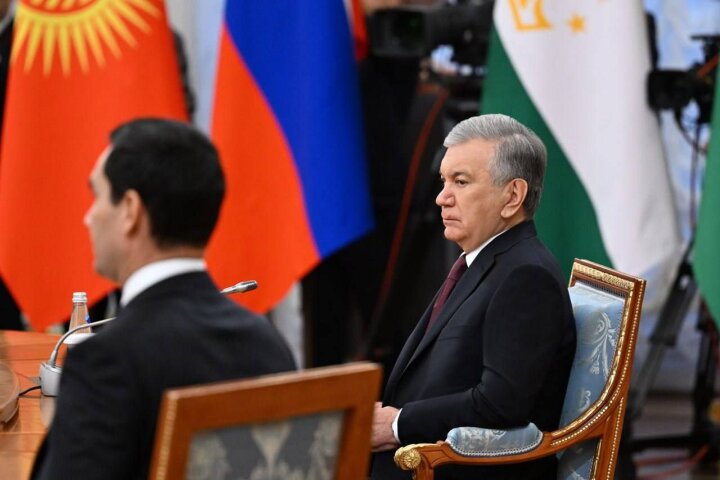 Шавкат Мирзиёев принял участие в неформальной встрече Глав стран СНГ