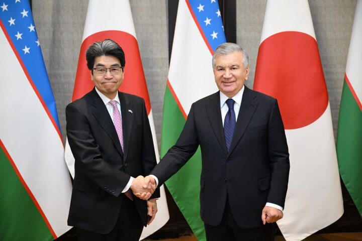 Президент Узбекистана в Токио принял управляющего JBIC Нобумицу Хаяси
