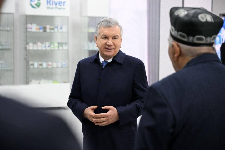 Президент посетил в Сырдарье предприятие River Med Pharm