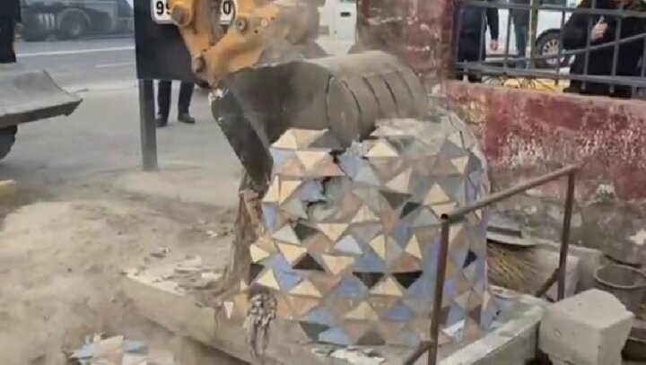 Хоким Шахриханского района получил выговор за уничтожение тандыров