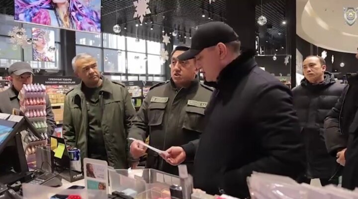 В Сергелийском районе усилили борьбу с теневой экономикой на рынке и в ТРЦ