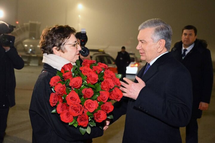 Президент Узбекистана прибыл в Цюрих