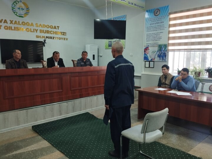 Официально: В Узбекистане осужденные могут сократить свой срок чтением книг