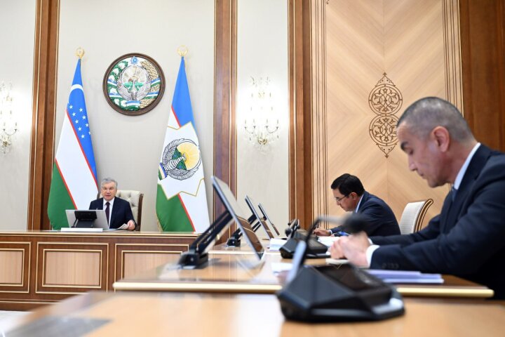 Шавкат Мирзиёев поручил усилить контроль за энергосбережением и рынком энергии