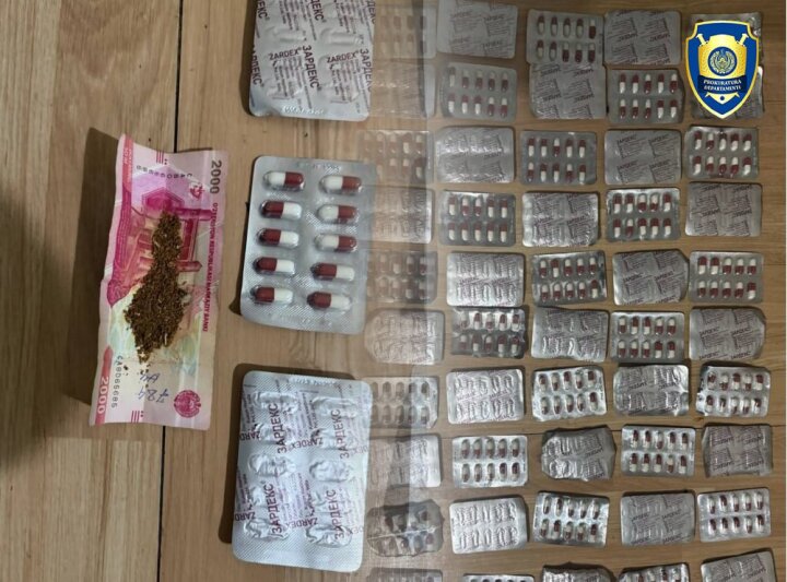 В Мирзо-Улугбекском районе задержали двух наркоторговцев