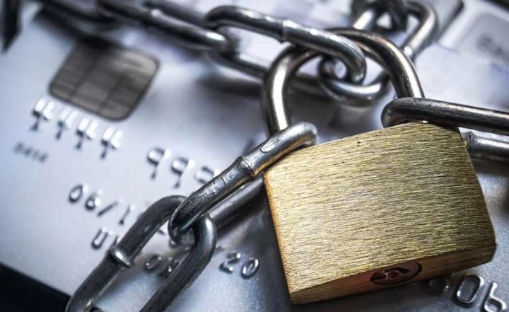 Налоговые органы запросили у банков данные об оплатах узбекистанцев зарубежным сервисам