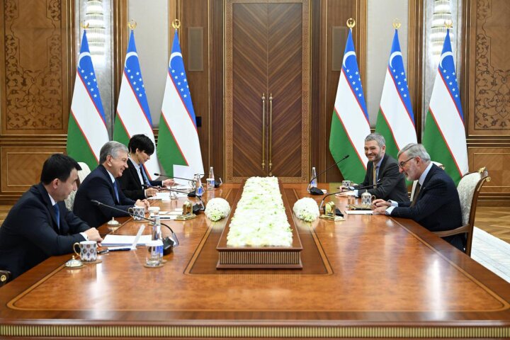 Шавкат Мирзиёев в Узбекистане принял торгового посланника Великобритании