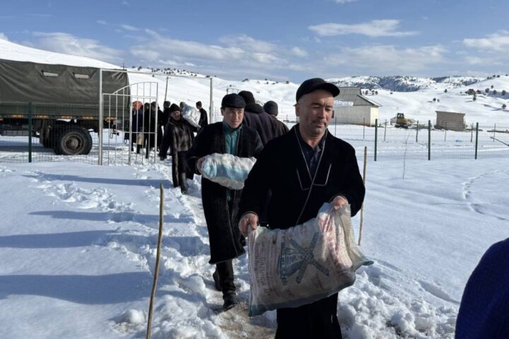 Жителям горных районов Сурхандарьи оказали помощь с продовольствием