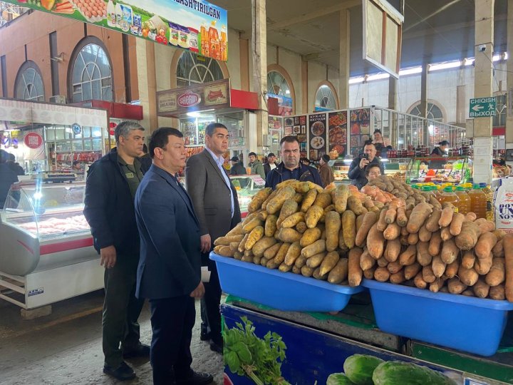 На рынках Ташкента начали строго контролировать цены